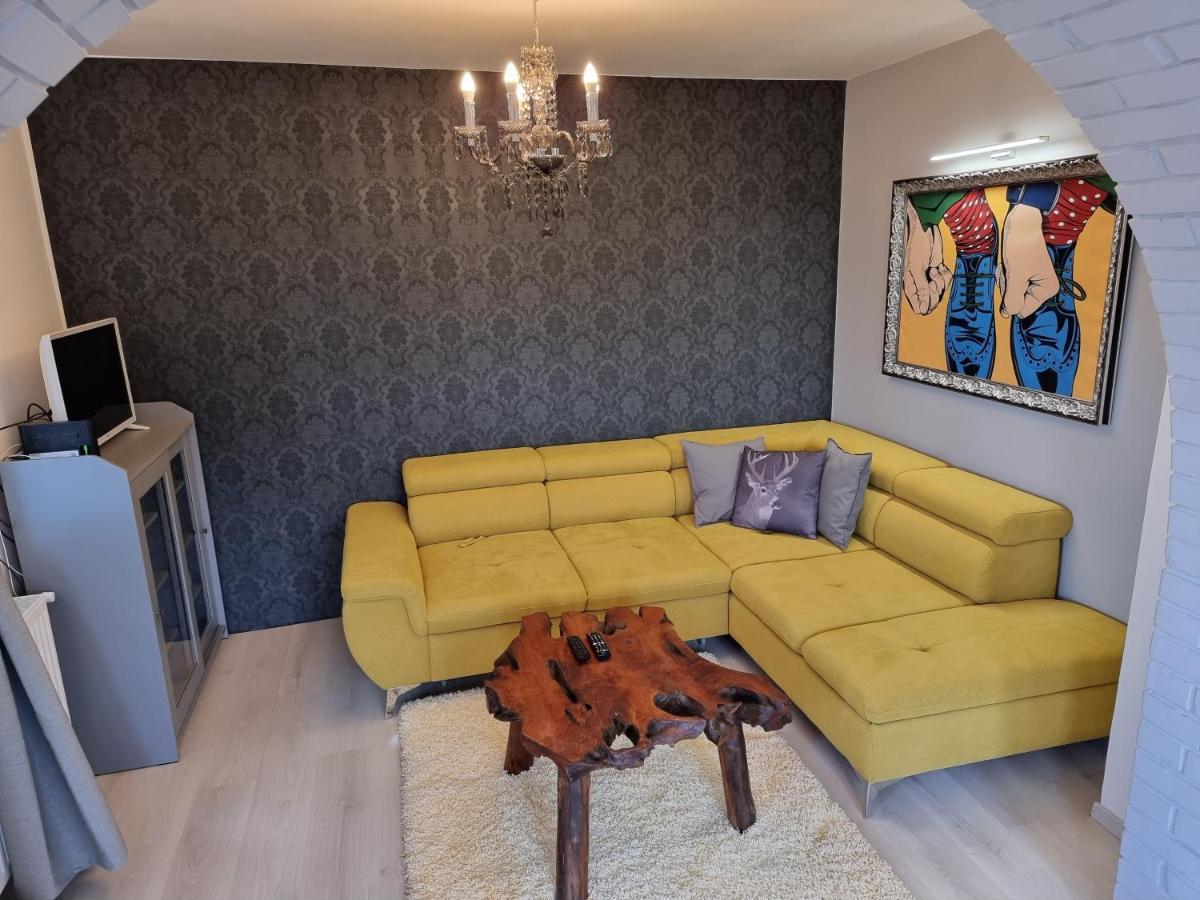 Apartmanhaz 2-6 Fonek Apartment Печ Екстериор снимка